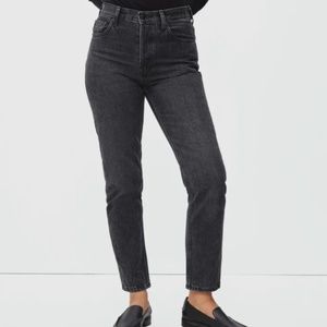 Everlane '90s Cheeky Jean in Washed Black